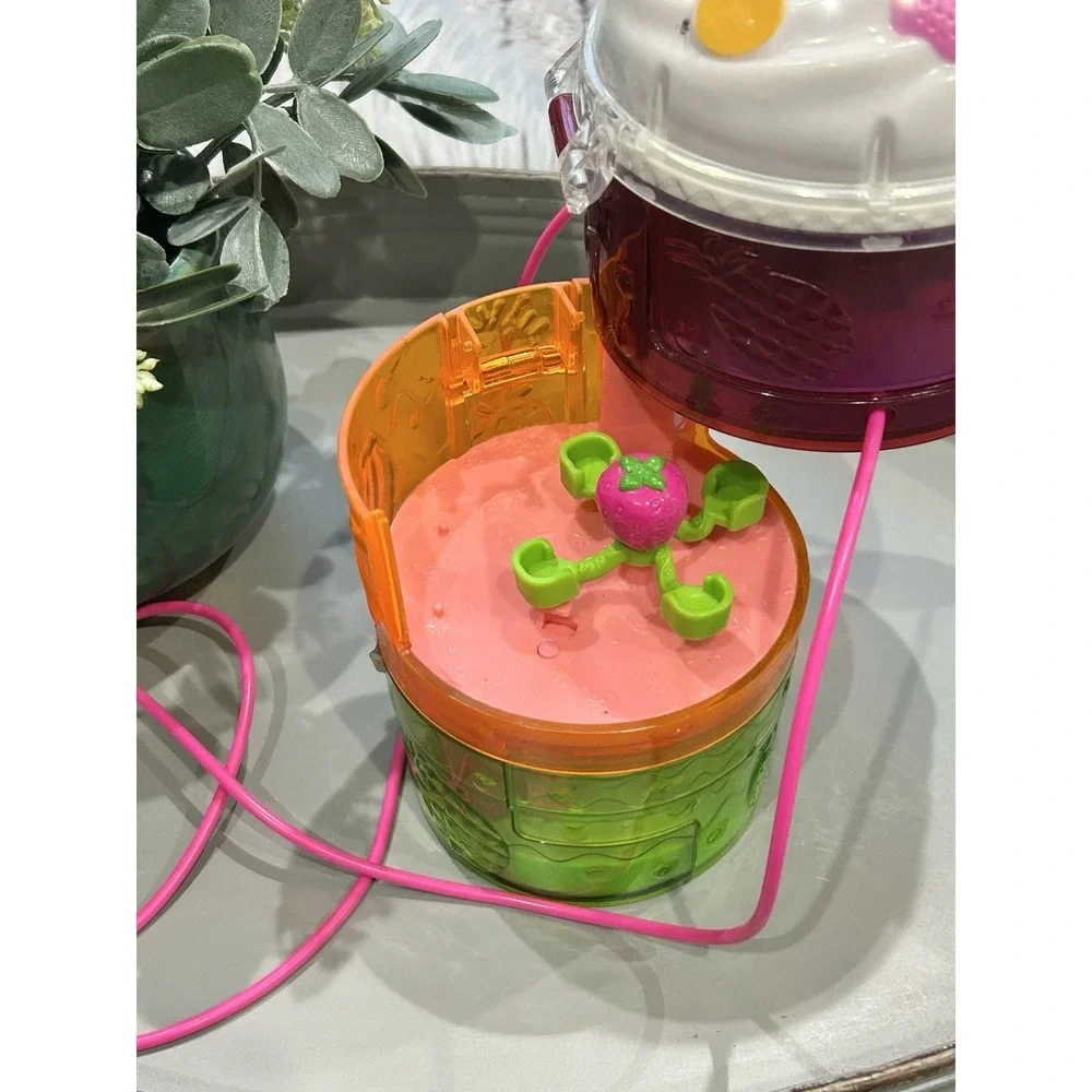 Mattel Polly Pocket Spin 'n Surprise‎ Smoothie Cup Carry & Play Playset